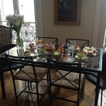 Guest house Gay Tour Saint-jacques Paris